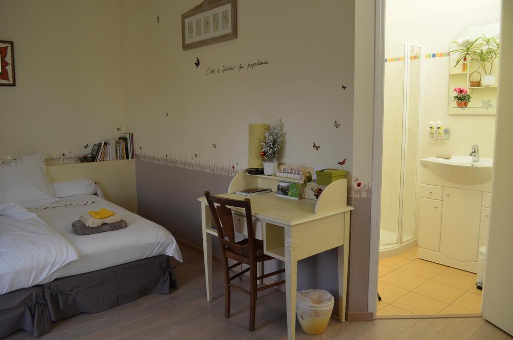 Couette Et Cafe Creme Panzió Le Coudray Szoba fotó